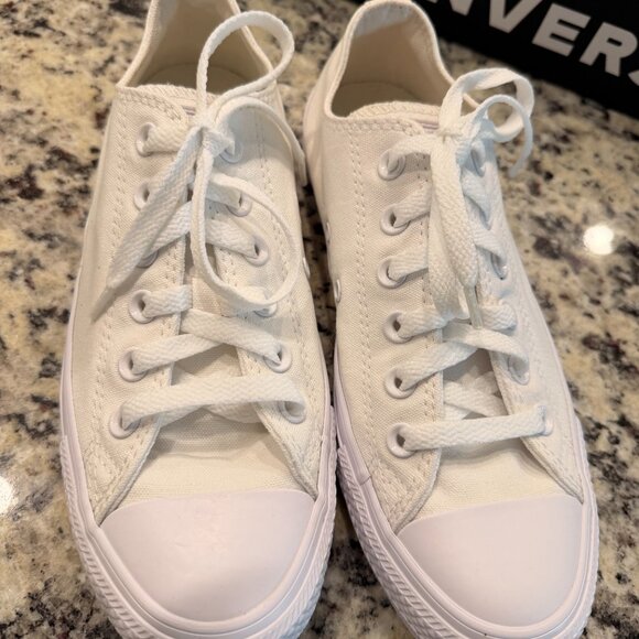 Converse Chuck Taylor All Star Low Top – Classic White Canvas Sneakers - Picture 4 of 7
